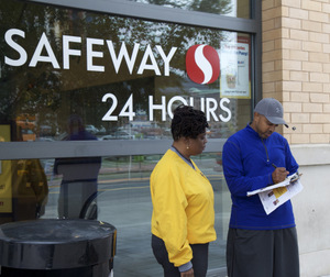 Safeway & Giant Members Reach Out to Community
